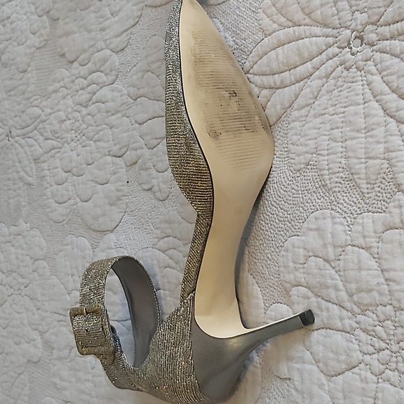 Audrey Brooke pumps size 10 - Picture 3 of 5